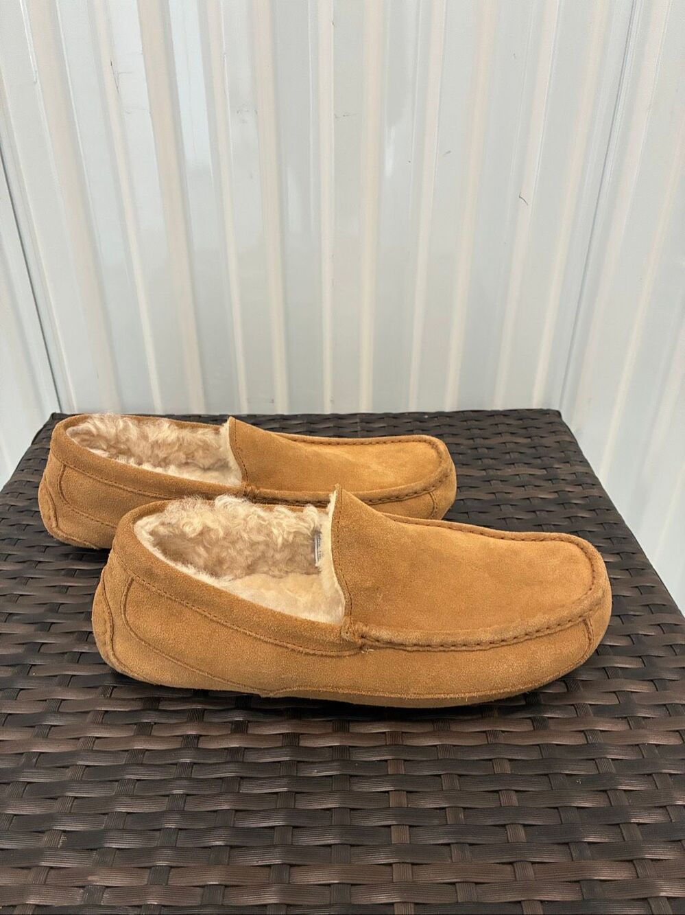 Ugg Mens Ascot slippers, chestnut suede men’s size 11